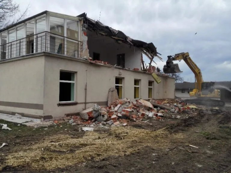 Dozor pri búracích prácach