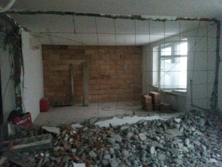 Rekonštrukcia bytu, Staré Mesto – stavebné práce